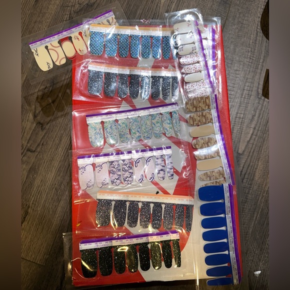 Color Street Nails - Picture 2 of 2